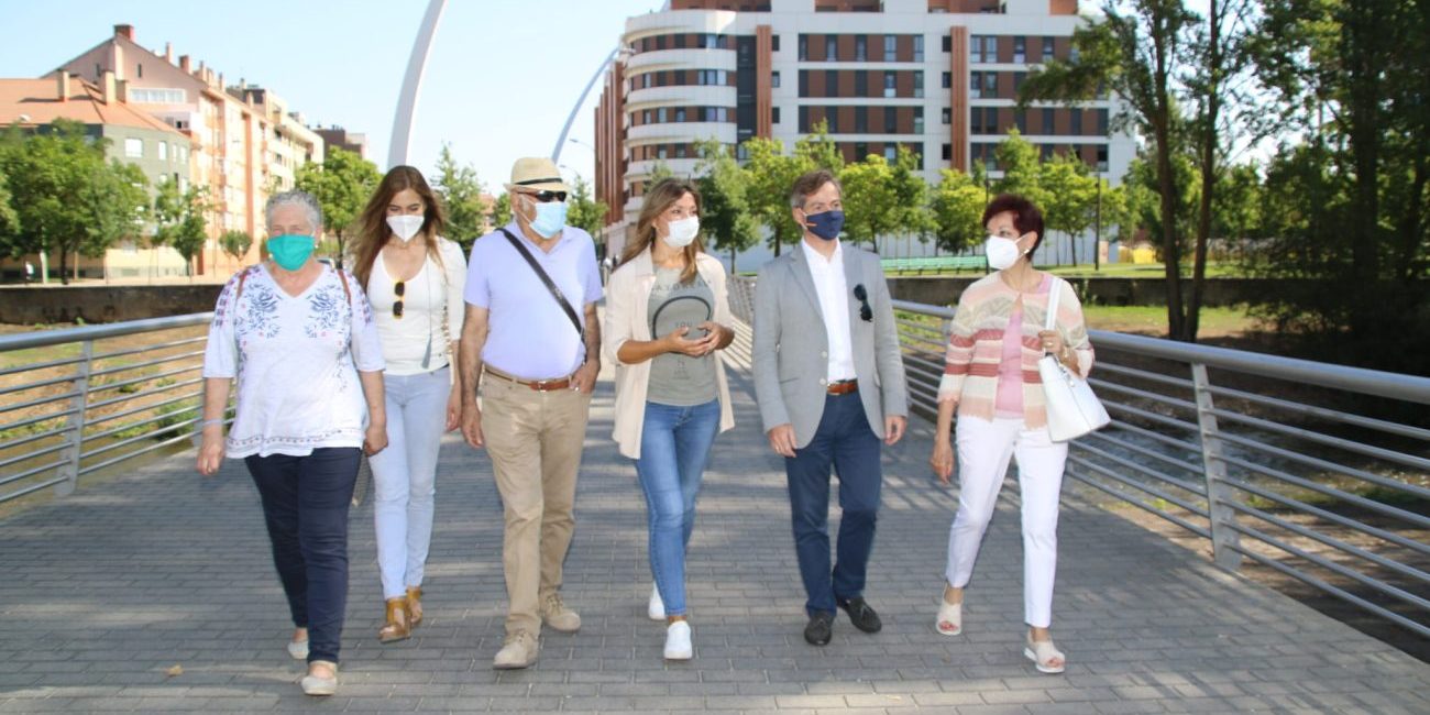 El Grupo Popular visita la nueva pasarela barrio Capiscol