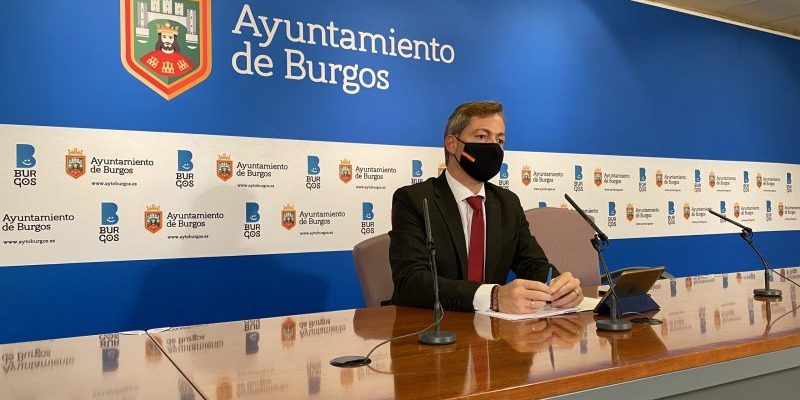 César Barriada en rueda de prensa