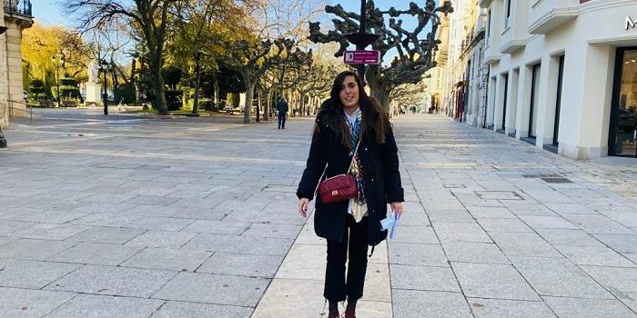 20211130 Andrea Ballesteros en el paseo del Espolón