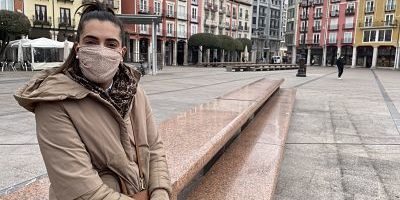 20220126 Andrea Ballesteros en la plaza Mayor