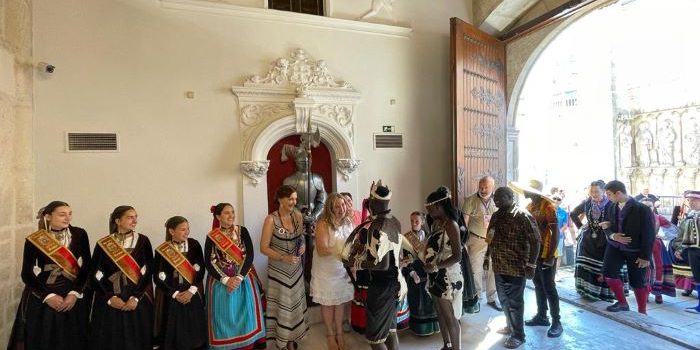 Cristina Ayala en la recepción del Festival de Folclore Ciudad de Burgos