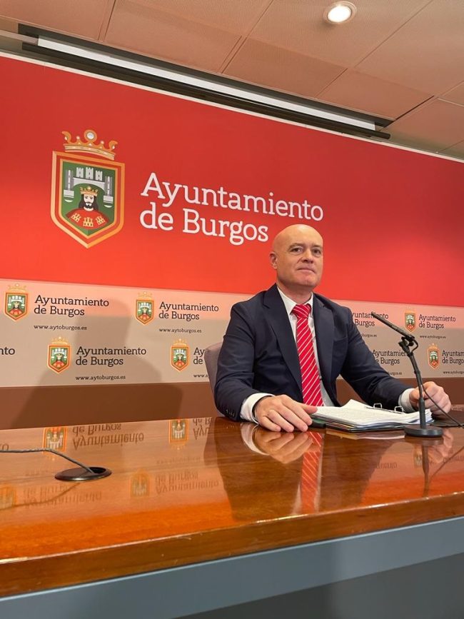 rueda de prensa concejal de Hacienda El concejal de Hacienda Ángel Jesús Manzanedo en rueda de prensa