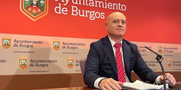 rueda de prensa concejal de Hacienda El concejal de Hacienda Ángel Jesús Manzanedo en rueda de prensa