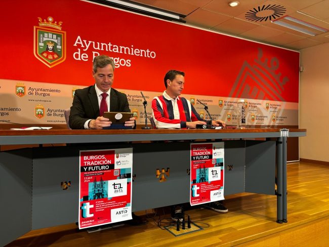 El presidente de PROBURGOS César Barriada y Rubén Martínez, director ejecutivo de la FUNDACIÓN ASTI firman convenio para promover la robótica educativa.